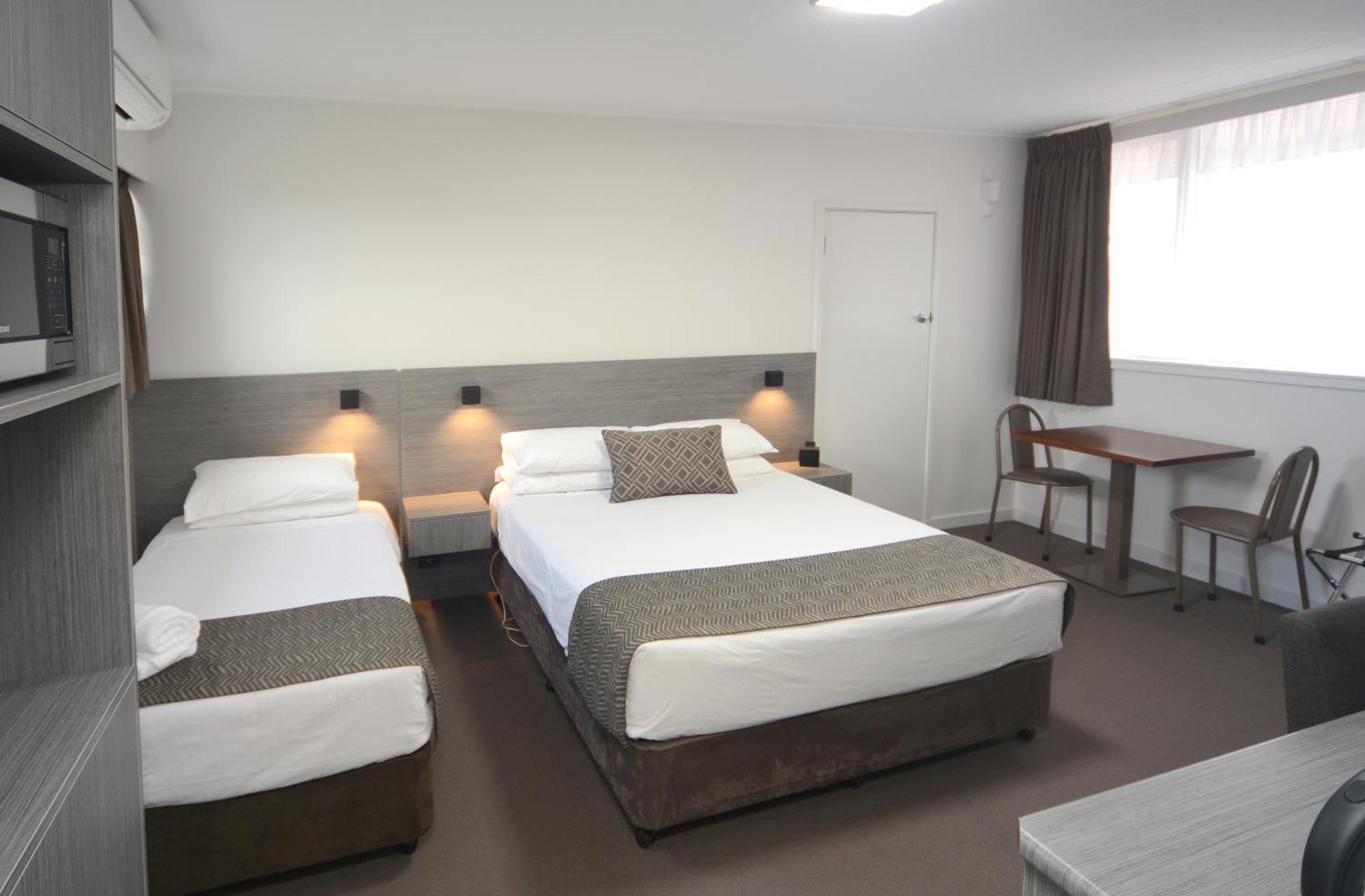 Bridge Hotel Smithton Room photo
